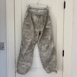 Anthropologie Pilcro Paperbag cargo camo pants sz S